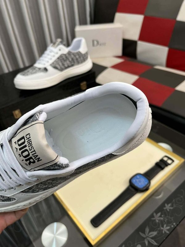 Diorsneaker_specificallyfeaturingagrayandwhitesnakeskin-likepatternonthesidepanels_4 Dior White Leather Grey Canvas Sneakers