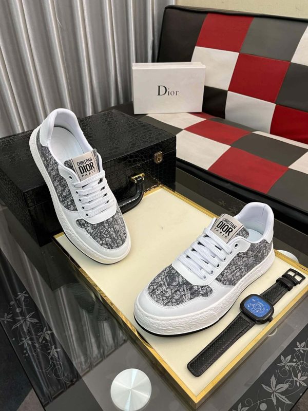 Diorsneaker_specificallyfeaturingagrayandwhitesnakeskin-likepatternonthesidepanels_5 Dior White Leather Grey Canvas Sneakers