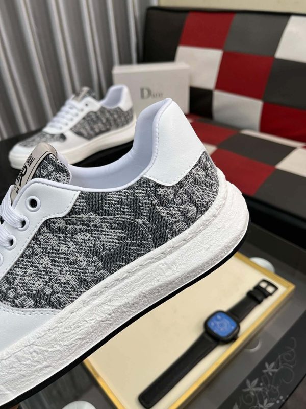 Diorsneaker_specificallyfeaturingagrayandwhitesnakeskin-likepatternonthesidepanels_7 Dior White Leather Grey Canvas Sneakers