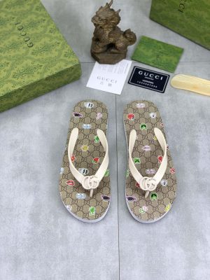 GucciKikathongsandal_10_b038417a-e7c1-4996-b703-0412a5f7d6bb Gucci Black and Ebony GG Jacquard Thong Sandals with Interlocking G