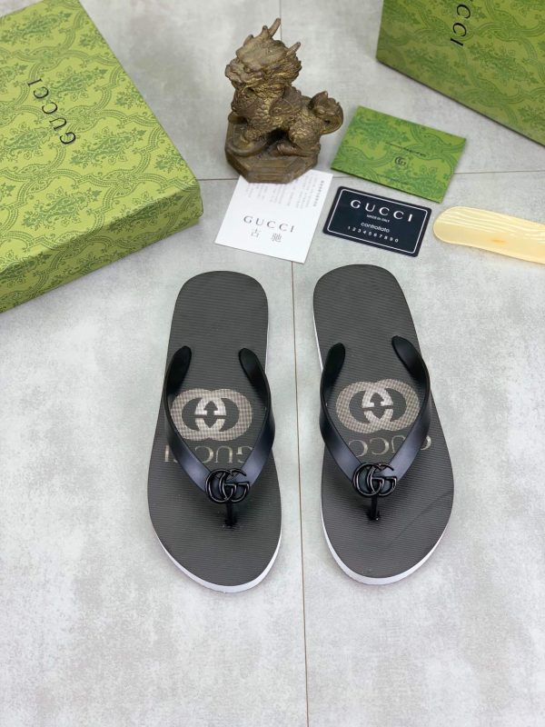 Guccimen_sflip-flops_10 Gucci Black Thong Sandals with Interlocking G