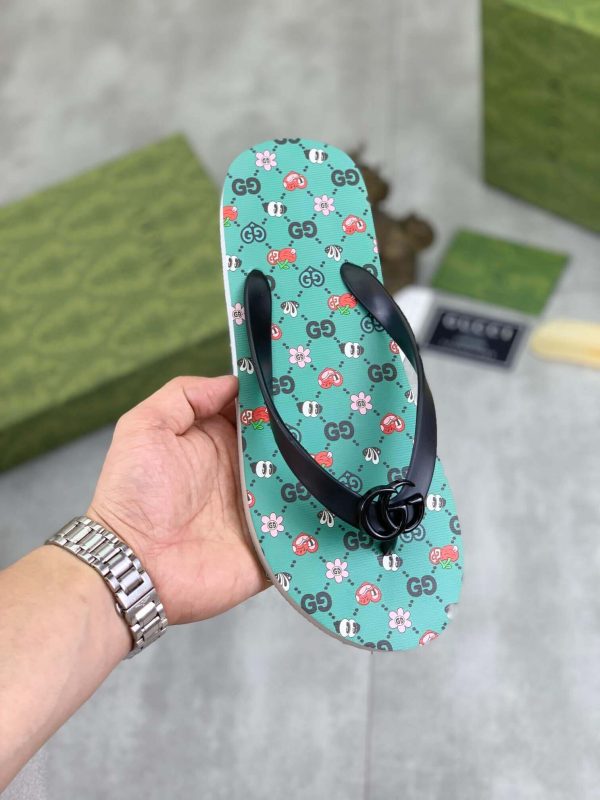 Gucci Green Thong Sandals with Double G