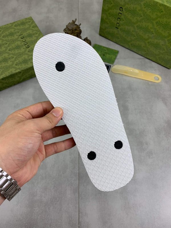 Gucci Green Thong Sandals with Double G