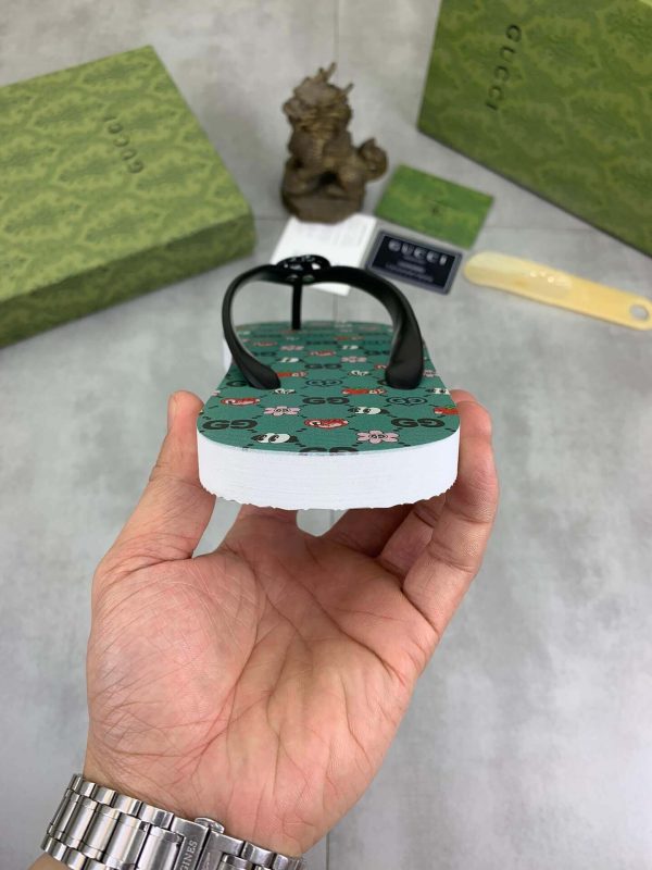 Gucci Green Thong Sandals with Double G