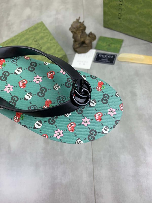 Gucci Green Thong Sandals with Double G