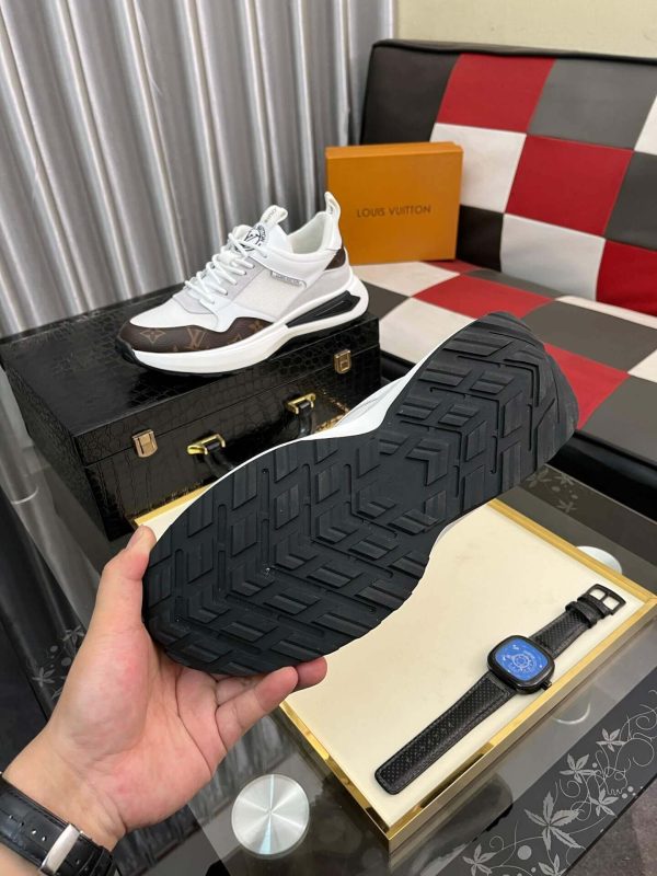 Louis Vuitton LV Run Trainer Sneakers in White/Brown