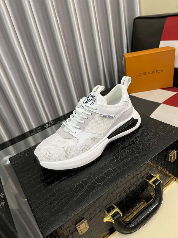 LouisVuittonsneaker_likelytheLVTrainermodel_2 Louis Vuitton LV Run White Trainers