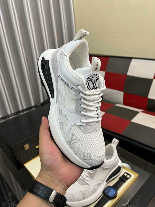 LouisVuittonsneaker_likelytheLVTrainermodel_9 Louis Vuitton LV Run White Trainers