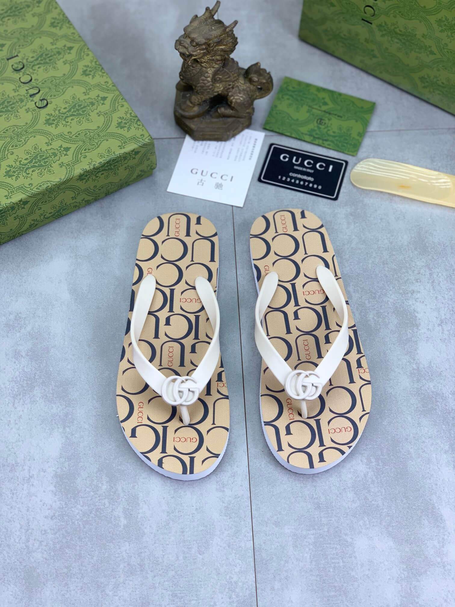 Gucci Gucci Logo Brown Thong Sandals with Double G 1 Gucci Gucci Logo Brown Thong Sandals with Double G