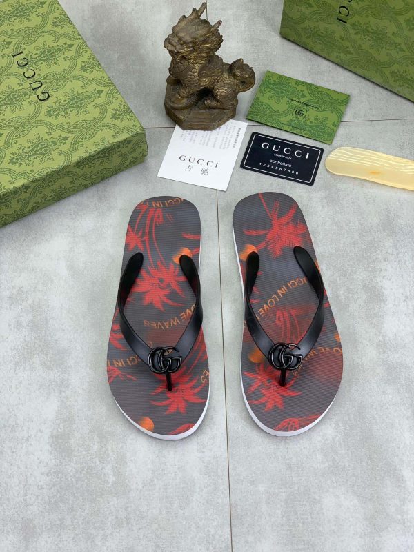 Gucci Gucci In Love Waves Thong Sandals with Double G