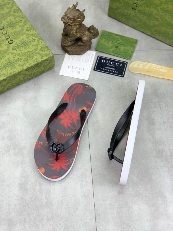 Gucci Gucci In Love Waves Thong Sandals with Double G