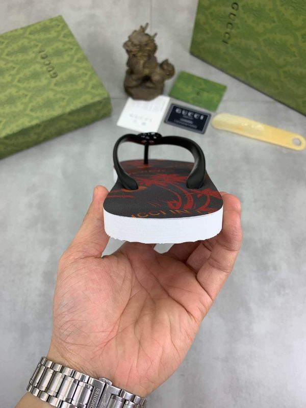 Gucci Gucci In Love Waves Thong Sandals with Double G