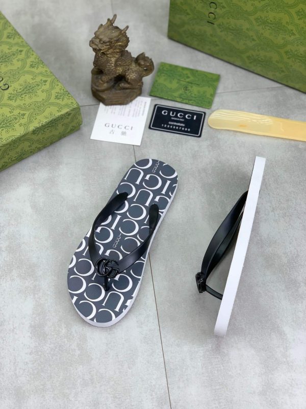 whiteGucciflip-flopwithagreensnake_10 (1) Gucci Gucci Logo Grey Thong Sandals with Double G