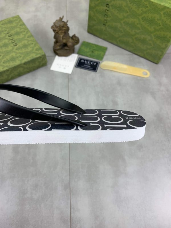 whiteGucciflip-flopwithagreensnake_7 Gucci Gucci Logo Grey Thong Sandals with Double G