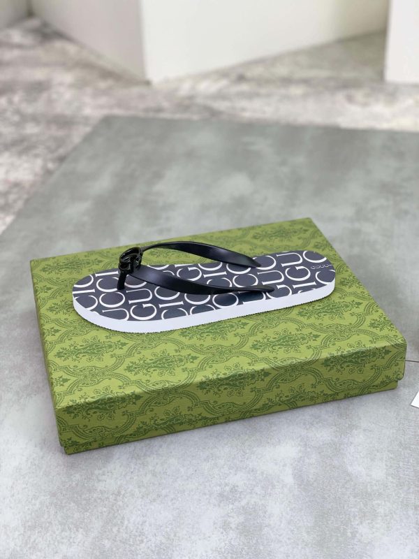 whiteGucciflip-flopwithagreensnake_9 Gucci Gucci Logo Grey Thong Sandals with Double G