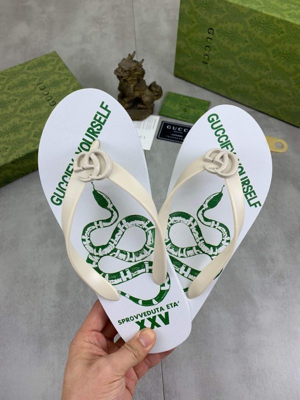 Gucci Sprovveduta Eta' XXV Thong Sandals with Double G