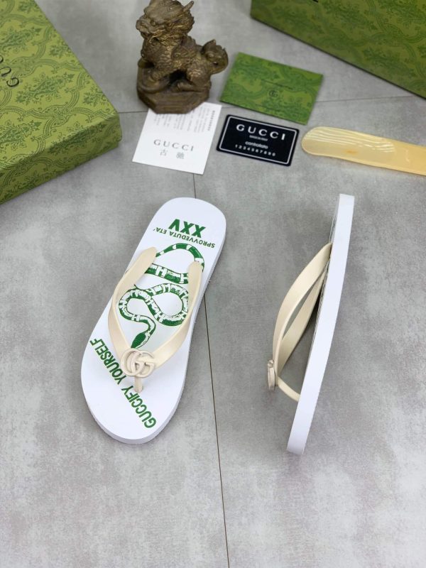 Gucci Sprovveduta Eta' XXV Thong Sandals with Double G