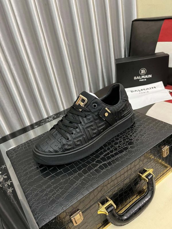 BalmainB-CourtSneakers_4_324e4e4d-da6b-4932-99c2-de37366e13a9 Balmain Monogram Leather All-Black B-Court Sneakers