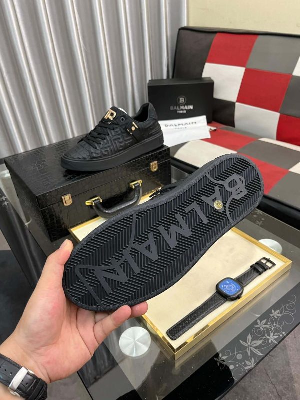 BalmainB-CourtSneakers_5_838acd19-b984-4875-9aad-1820216b243b Balmain Monogram Leather All-Black B-Court Sneakers