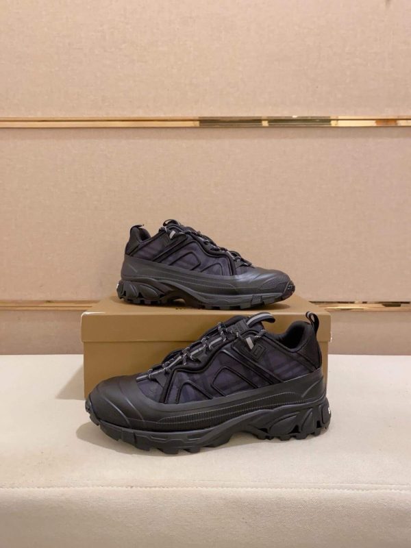 Burberry Arthur Check Sneaker in Black