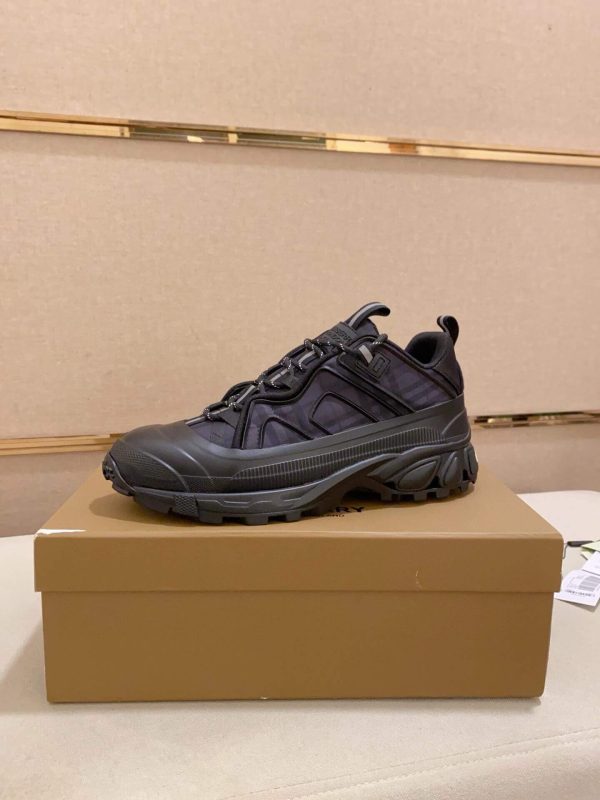 Burberry Arthur Check Sneaker in Black