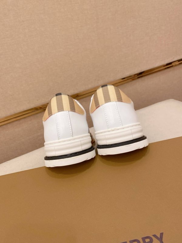 Burberry Check Sneakers in Archive Beige