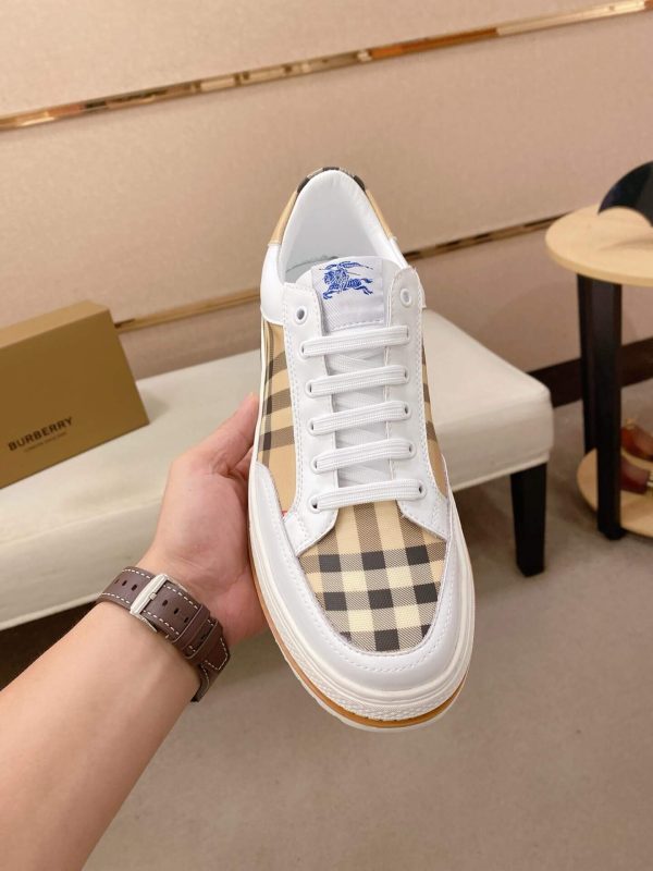 Burberry Check Sneakers in Archive Beige