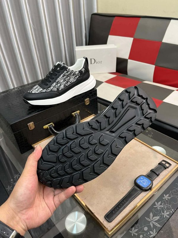 DiorB25RunnerSneakerinblackandwhite._6 Dior Runner Sneaker in Black and White Dior Oblique Jacquard and Black Leather