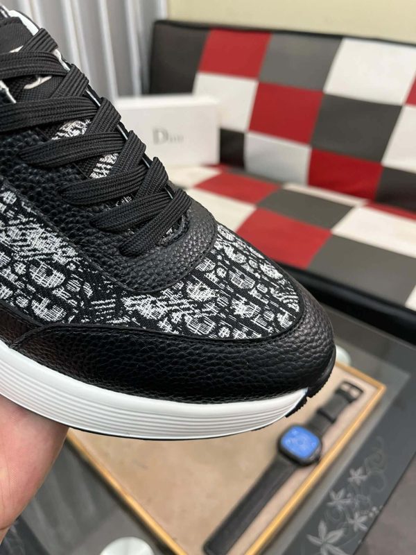 DiorB25RunnerSneakerinblackandwhite._9 Dior Runner Sneaker in Black and White Dior Oblique Jacquard and Black Leather