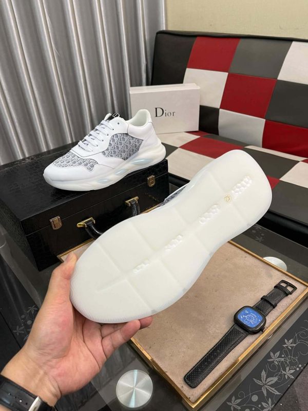 Dior Runner Sneaker in White Leather  and Grey Oblique Jacquard