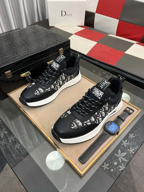 Diormen_ssneakerfeaturingablackandwhitecolorschemewiththeDiorObliquepattern_9 Dior Men's Sneaker in Black Dior Oblique Jacquard and Black Leather