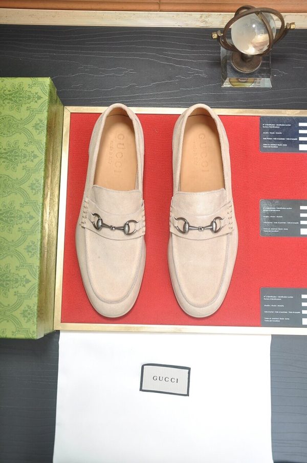 GucciKonradHorsebitSuedeLoafersMen_4 GUCCI Men's Loafer with Horsebit in Oatmeal Suede