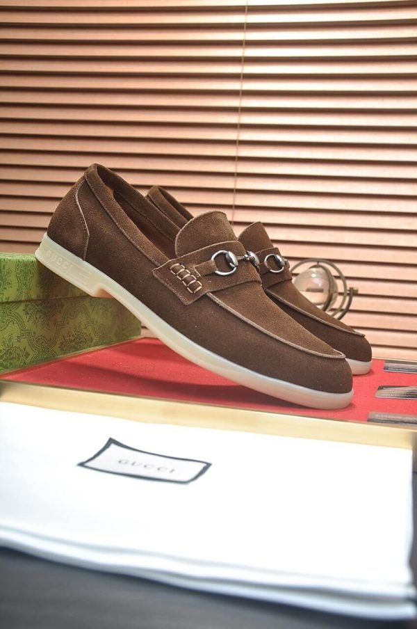 GUCCI Men's Loafer with Horsebit in Dark Brown Suede