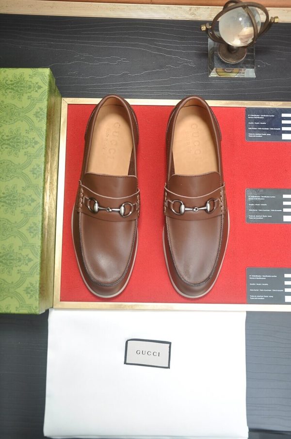 GucciMen_sKonradSuedeBitLoafers_4_b2b49ea8-02a2-4be8-ba8c-8f0e1ebc0ab9 GUCCI Men's Loafer with Horsebit in Brown Leather