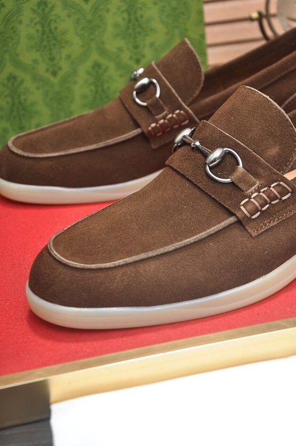 GUCCI Men's Loafer with Horsebit in Dark Brown Suede