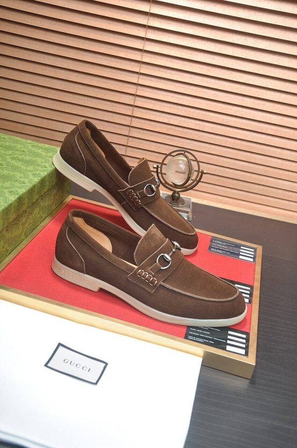 GUCCI Men's Loafer with Horsebit in Dark Brown Suede