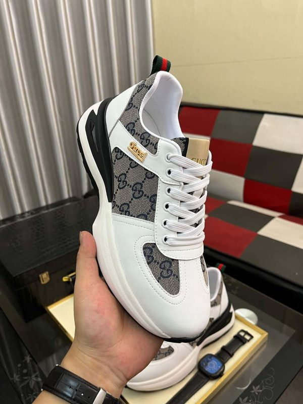 Gucci Men's Trainer in Beige and Blue GG Supreme and White Leather