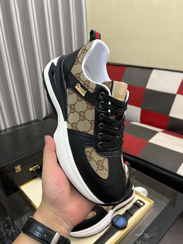 Gucci Men's Trainer in Beige and Ebony GG Supreme and Black Leather