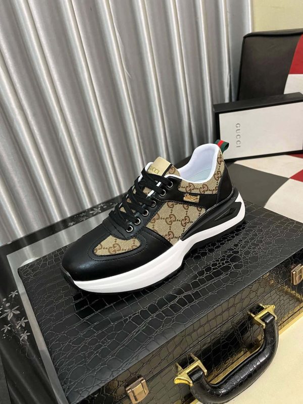 Gucci Men's Trainer in Beige and Ebony GG Supreme and Black Leather