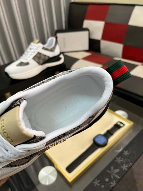 Gucci Men's Trainer in Beige and Blue GG Supreme and White Leather
