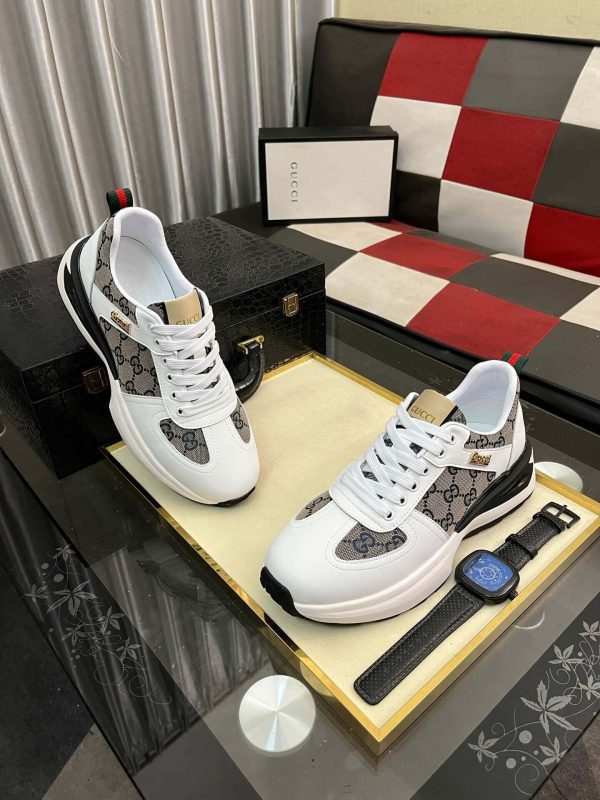 Gucci Men's Trainer in Beige and Blue GG Supreme and White Leather