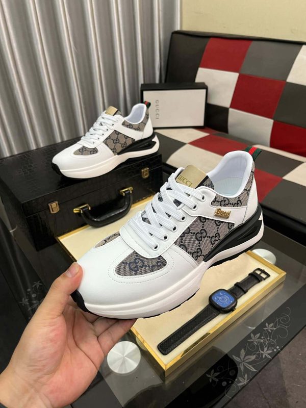 Gucci Men's Trainer in Beige and Blue GG Supreme and White Leather
