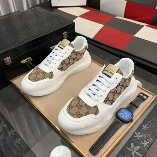 Gucci Trainer in White Leather and Beige and Ebony GG Canvas