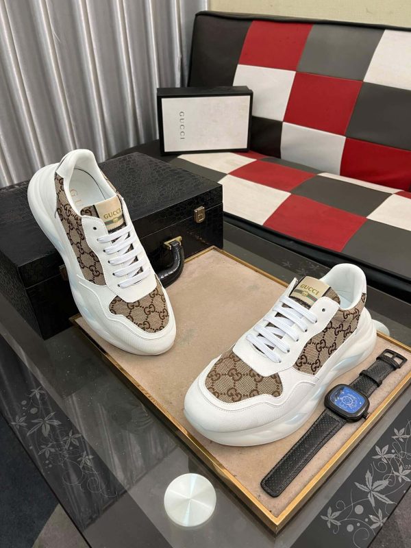 Gucci Trainer in White Leather and Beige and Ebony GG Canvas