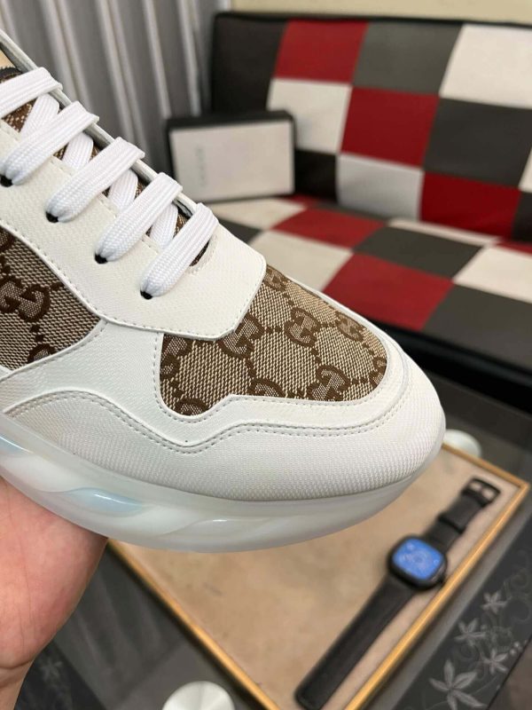 Gucci Trainer in White Leather and Beige and Ebony GG Canvas