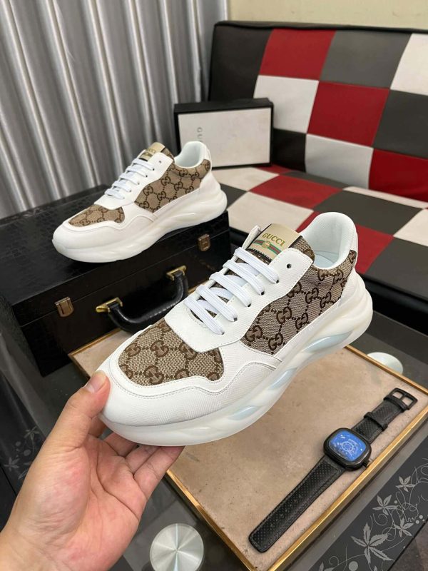 Gucci Trainer in White Leather and Beige and Ebony GG Canvas