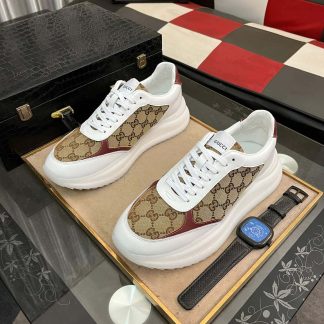 Gucci Runner Sneaker in White Leather and Brown GG Supreme Canvas