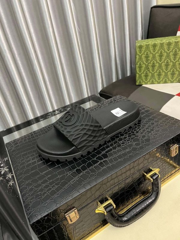 Gucci Black Men's Slides Sandal with Interlocking G