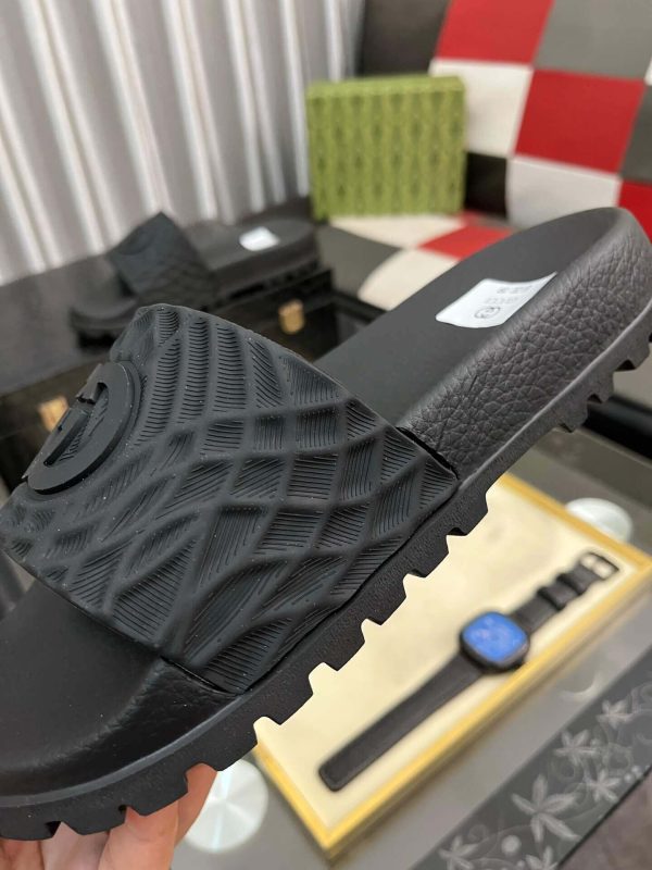 Gucci Black Men's Slides Sandal with Interlocking G