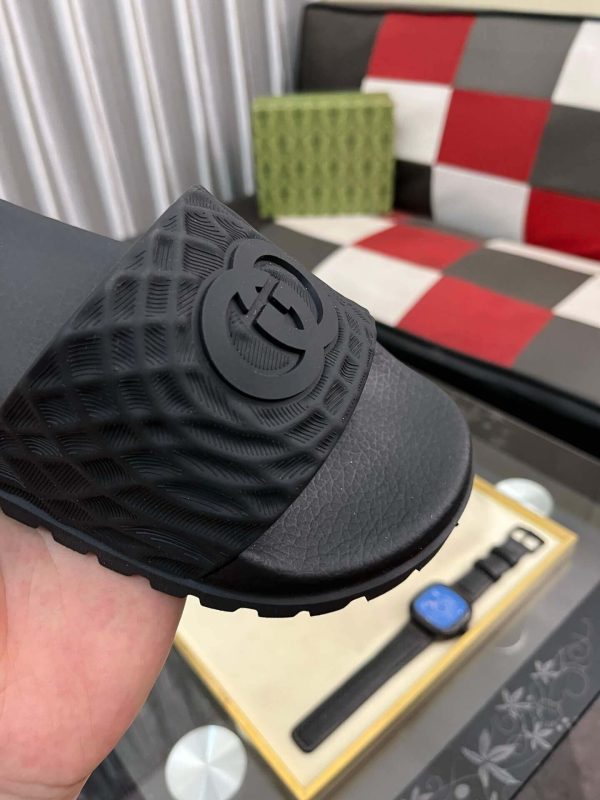 Gucci Black Men's Slides Sandal with Interlocking G
